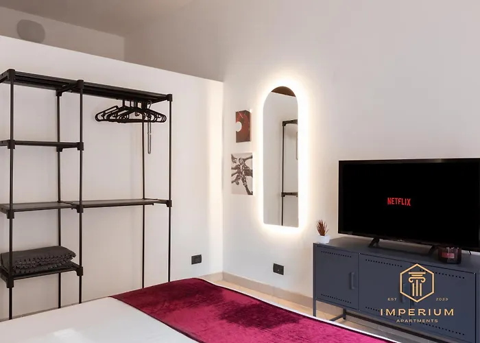 Teano - 10min To Colosseo, 100mt To Metro, A-c, 2 Bedrooms רומא