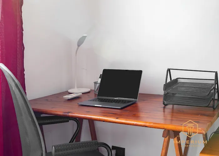 Teano - 10min To Colosseo, 100mt To Metro, A-c, 2 Bedrooms רומא